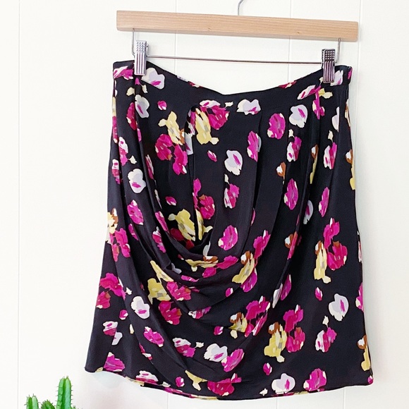 ❌SOLD❌ DO NOT BUY🚫Anthropologie Dolan 100% Silk Floral Cowl Mini Skirt - Picture 2 of 9